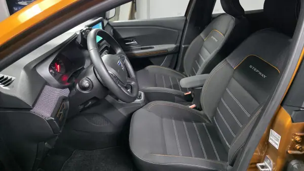 Dacia Sandero 2021 - 16990 EUR, 37000 km - AUTO.MOTO.pt - 37000km - foto 5 de 32
