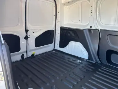 Peugeot 2019 - 12300 EUR, 92000 km - AUTO.MOTO.pt - 92000km - foto 15 de 19