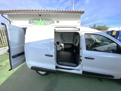Renault 1.5 dCi Confort S/S 2021 - 13990 EUR, 106387 km - AUTO.MOTO.pt - 106387km - foto 14 de 14
