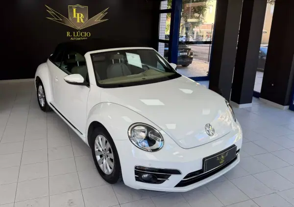 Volkswagen New Beetle Cabriolet 2018 — foto 3 de 30