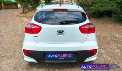 Kia Rio 2016 - 9450 EUR, 58085 km - AUTO.MOTO.pt - 58085km - foto 4 de 27