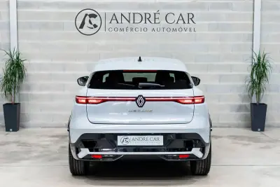 Renault Mégane E-Tech 2023 - 26950 EUR, 41550 km - AUTO.MOTO.pt - 41550km - foto 8 de 50