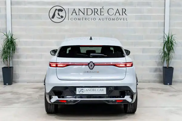 Renault Mégane E-Tech 2023 - 26950 EUR, 41550 km - AUTO.MOTO.pt - 41550km - foto 8 de 50