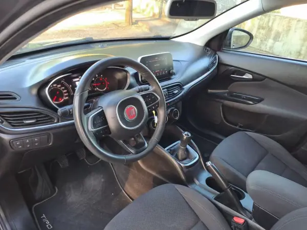 Fiat Tipo 2020 - 13500 EUR, 103000 km - AUTO.MOTO.pt - 103000km - foto 10 de 17