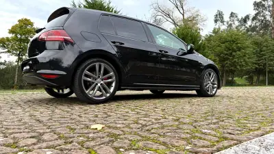 Volkswagen Golf 2015 - 21500 EUR, 176000 km - AUTO.MOTO.pt - 176000km - foto 21 de 24