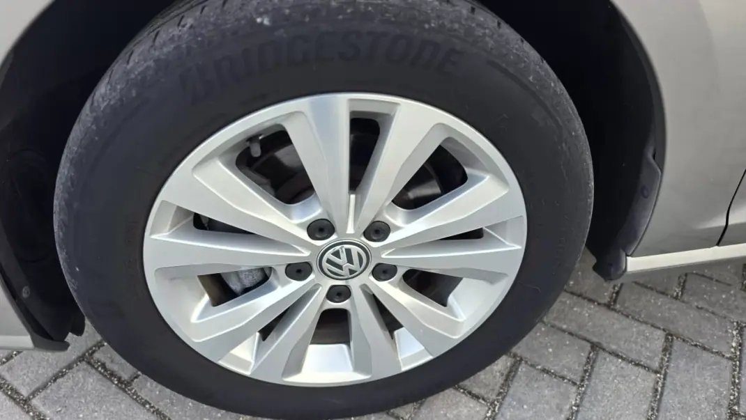 Volkswagen Golf Variant 2017 - 15450 EUR, 192145 km - AUTO.MOTO.pt - 192145km - foto 17 de 18