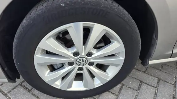 Volkswagen Golf Variant 2017 - 15450 EUR, 192145 km - AUTO.MOTO.pt - 192145km - foto 17 de 18