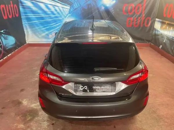 Ford Fiesta 2021 - 13999 EUR, 80000 km - AUTO.MOTO.pt - 80000km - foto 14 de 46