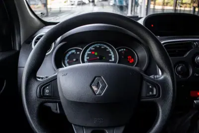 Renault Kangoo E-Tech Confort 2021 - 10900 EUR, 34967 km - AUTO.MOTO.pt - 34967km - foto 15 de 28