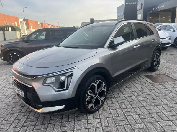 Kia Niro 2024 - 28500 EUR, 25000 km - AUTO.MOTO.pt - 25000km - foto 3 de 20