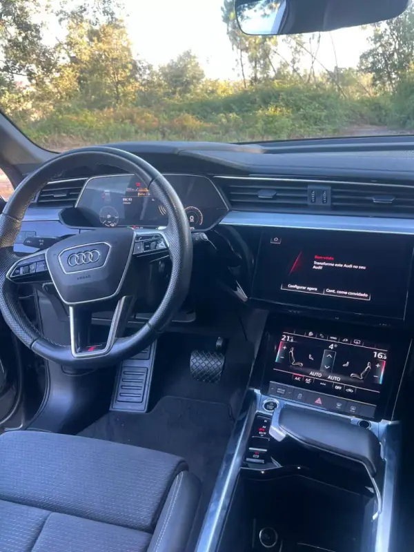 Audi e-tron 2022 - 34750 EUR, 131000 km - AUTO.MOTO.pt - 131000km - foto 28 de 50