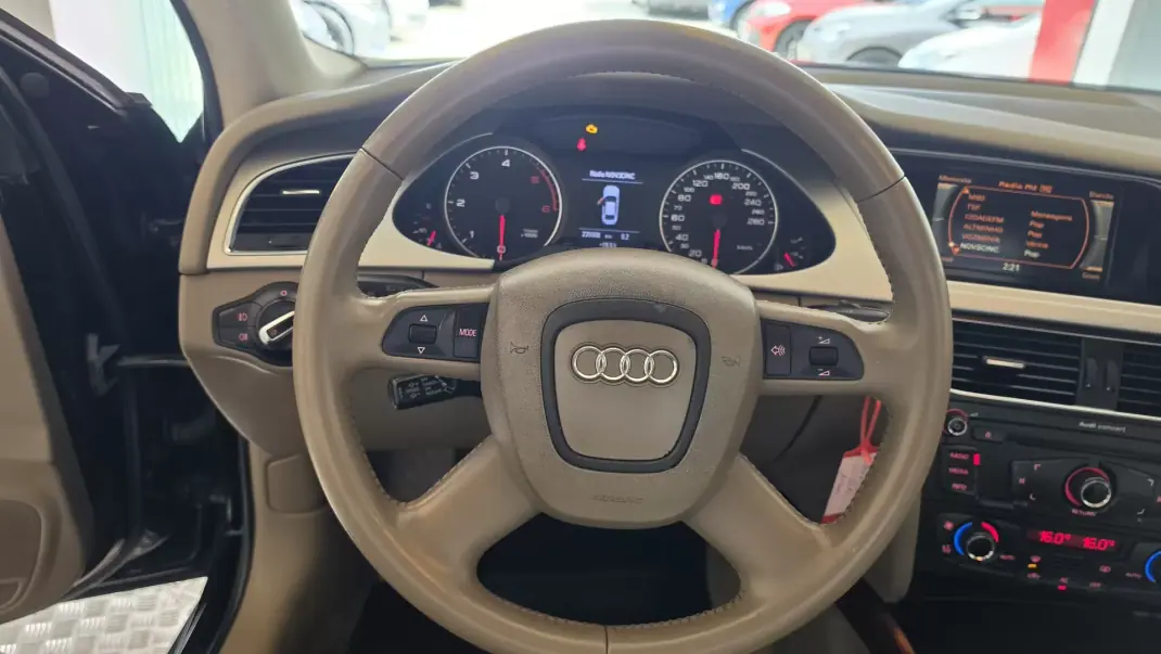 Audi A4 2008 - 9750 EUR, 235508 km - AUTO.MOTO.pt - 235508km - foto 35 de 51