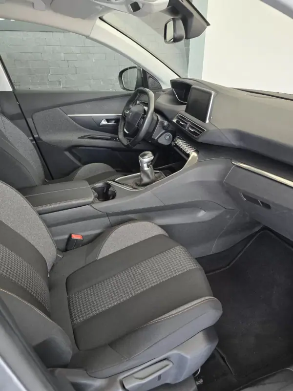 Peugeot 3008 2019 - 18640 EUR, 104863 km - AUTO.MOTO.pt - 104863km - foto 5 de 25
