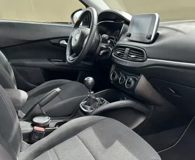 Fiat Tipo 2017 - 13900 EUR, 194560 km - AUTO.MOTO.pt - 194560km - foto 9 de 9