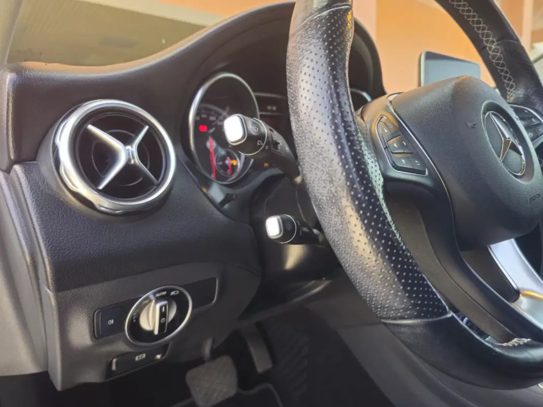 Mercedes-Benz GLA 200 2018 - 26990 EUR, 102000 km - AUTO.MOTO.pt - 102000km - foto 15 de 15