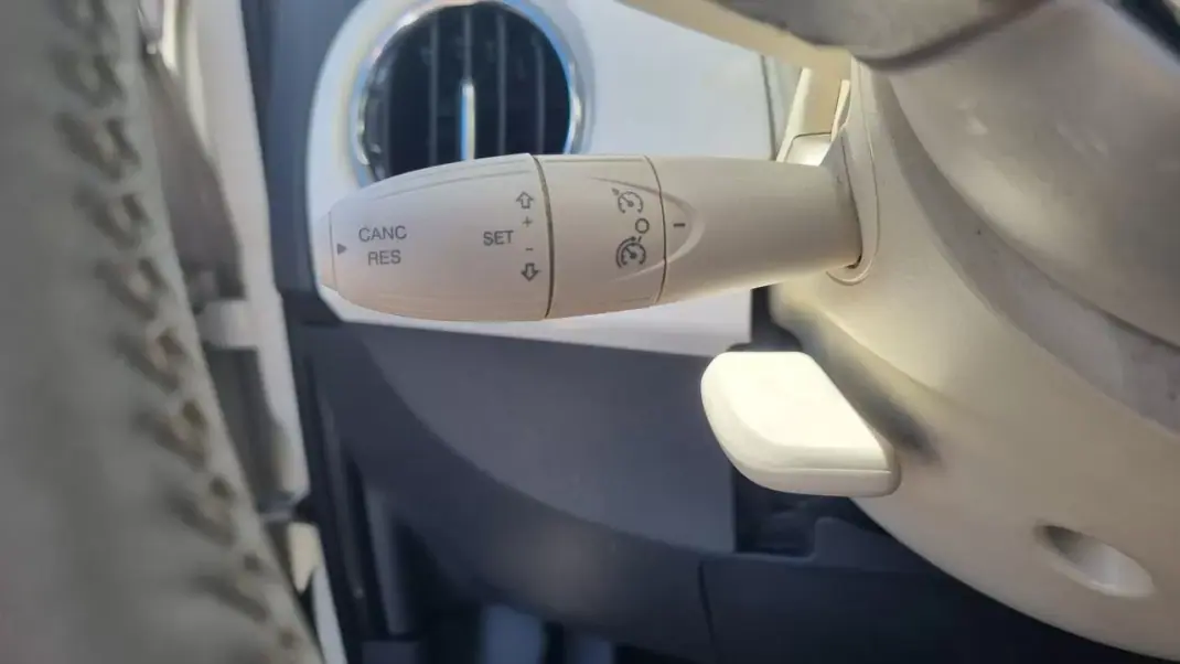 Fiat 500 2018 - 8500 EUR, 124535 km - AUTO.MOTO.pt - 124535km - foto 19 de 23