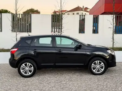 Nissan Qashqai 2010 - 8950 EUR, 115000 km - 115000km - foto 8 de 25