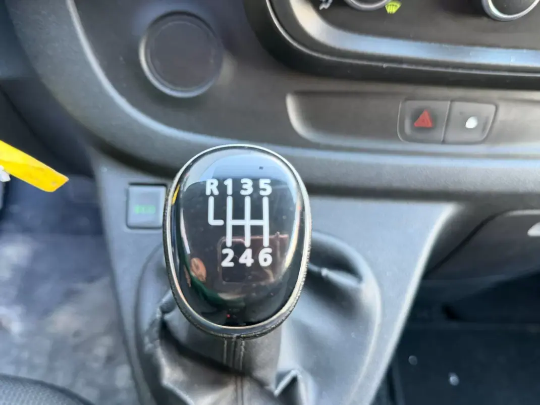 Renault Trafic 2.0 dCi L1H1 1.0T 2019 - 12900 EUR, 201040 km - AUTO.MOTO.pt - 201040km - foto 7 de 12