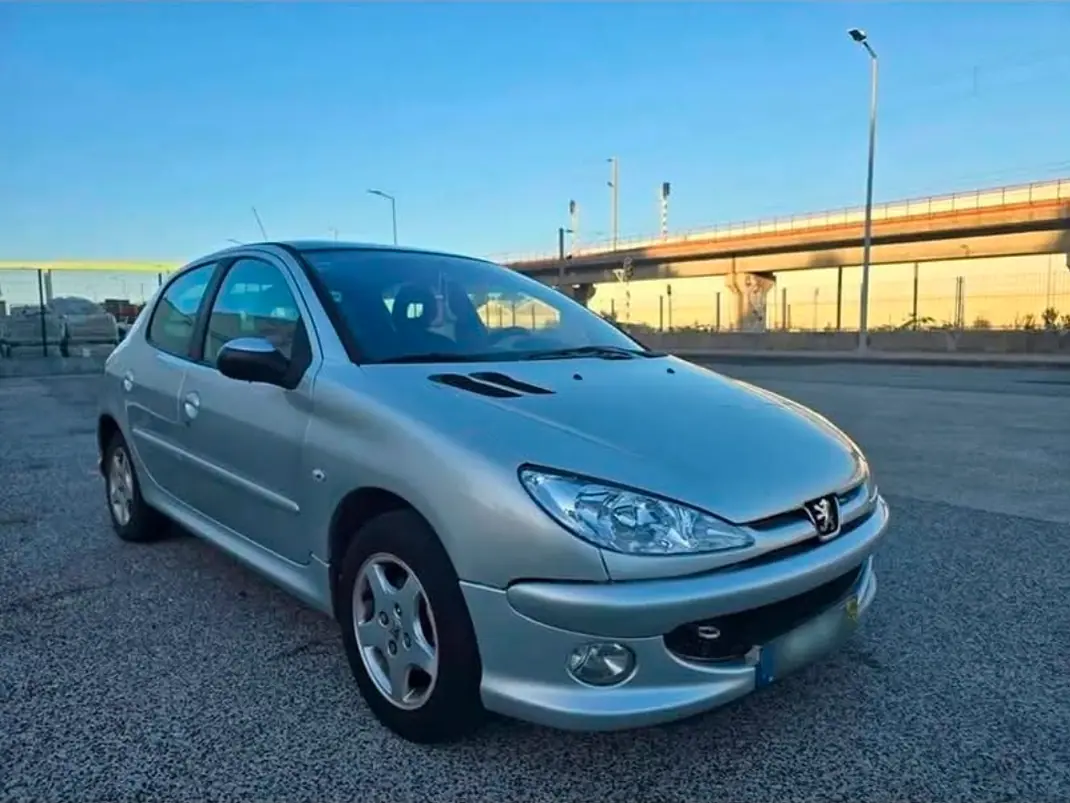 Peugeot 206 2005 - 3500 EUR, 232000 km - AUTO.MOTO.pt - 232000km - foto 1 de 20