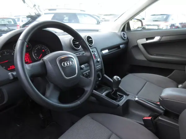 Audi A3 Sportback 2006 - 7490 EUR, 285 km - AUTO.MOTO.pt - 285km - foto 15 de 30