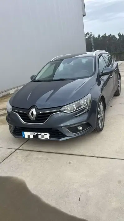 Renault Mégane 2019 - 7000 EUR, 310000 km - AUTO.MOTO.pt - 310000km - foto 7 de 7
