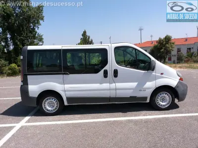 Renault 2002 - 6500 EUR, 457000 km - AUTO.MOTO.pt - 457000km - foto 4 de 19