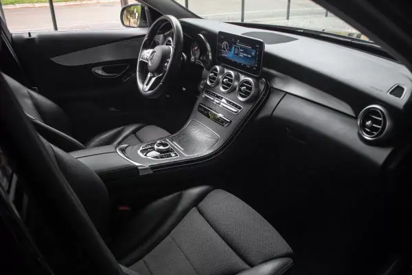 Mercedes-Benz C 200 2019 - 21900 EUR, 177969 km - 177969km - foto 23 de 39