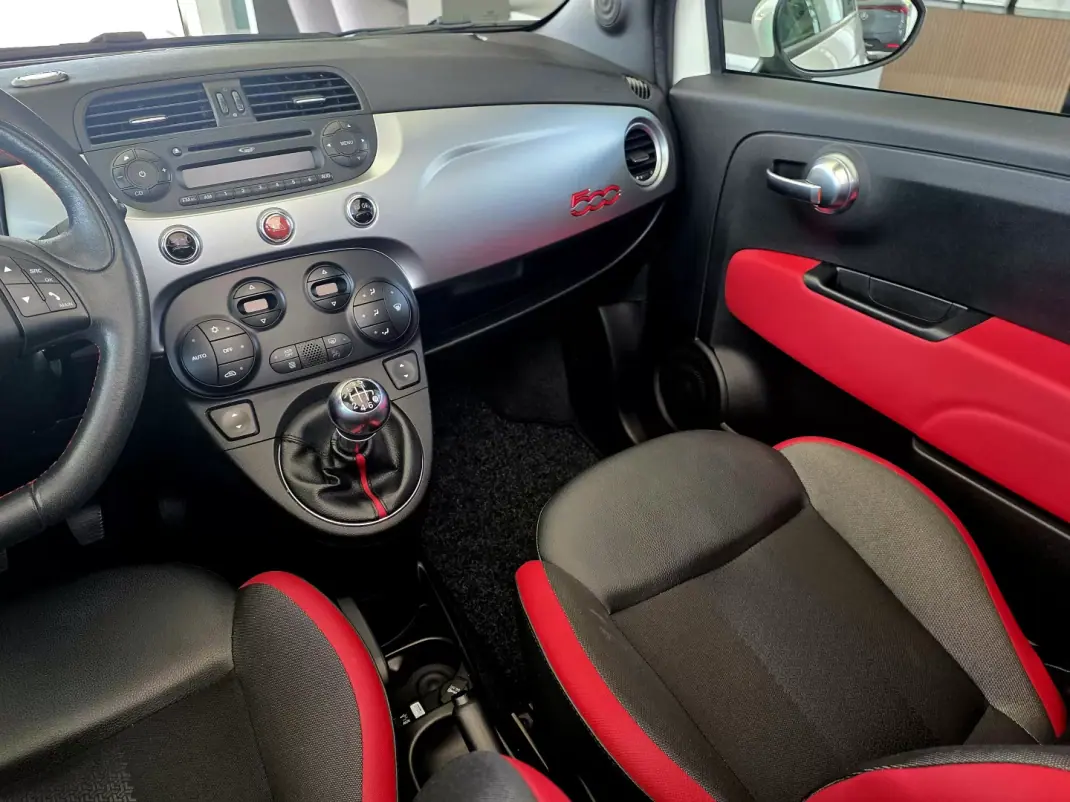 Fiat 500C 2014 - 9990 EUR, 69691 km - AUTO.MOTO.pt - 69691km - foto 28 de 38