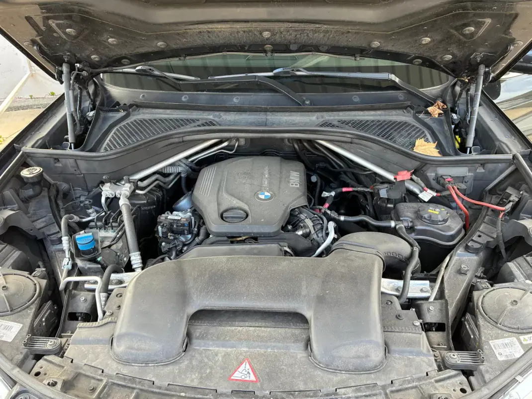 BMW X5 2015 - 22500 EUR, 199000 km - AUTO.MOTO.pt - 199000km - foto 23 de 24