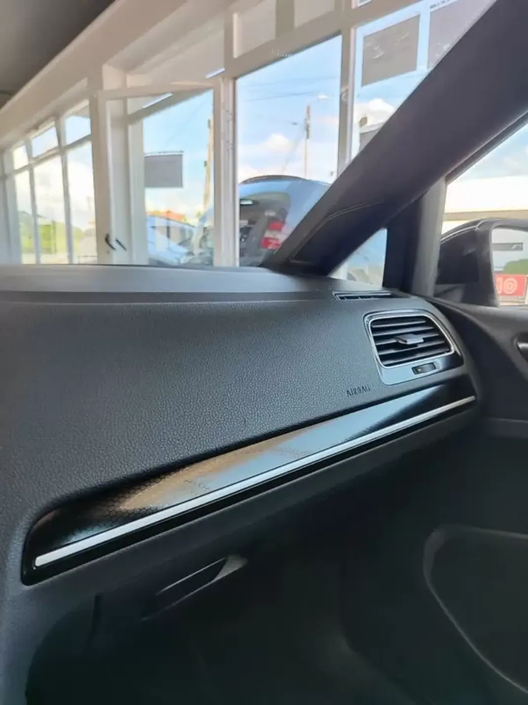 Volkswagen Golf 2017 - 30750 EUR, 76500 km - AUTO.MOTO.pt - 76500km - foto 32 de 35