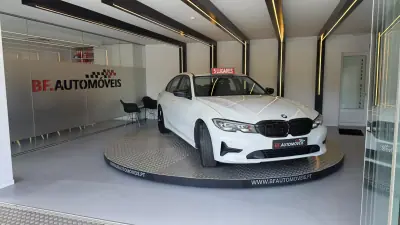 BMW 330 2019 - 22900 EUR, 111028 km - AUTO.MOTO.pt - 111028km - foto 9 de 54