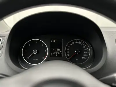 Volkswagen Polo 2010 - 7490 EUR, 151000 km - AUTO.MOTO.pt - 151000km - foto 19 de 30