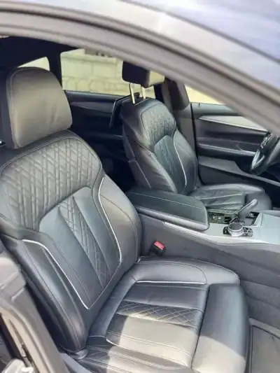 BMW 620 Gran Turismo 2019 - 37900 EUR, 101200 km - AUTO.MOTO.pt - 101200km - foto 12 de 14