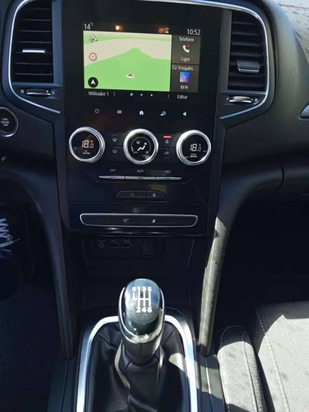 Renault Mégane 2020 - 17900 EUR, 127391 km - AUTO.MOTO.pt - 127391km - foto 9 de 11