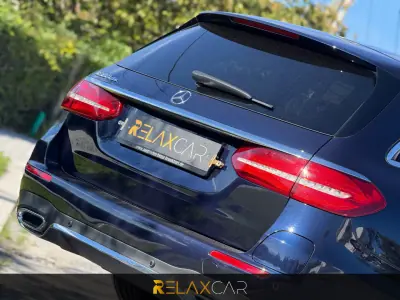 Mercedes-Benz E 300 2020 - 29500 EUR, 135000 km - AUTO.MOTO.pt - 135000km - foto 10 de 25