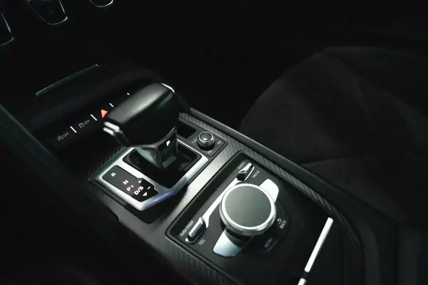 Audi R8 Coupé 2016 - 129950 EUR, 87000 km - AUTO.MOTO.pt - 87000km - foto 39 de 51