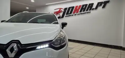 Renault Clio Sport Tourer 2015 - 7990 EUR, 193961 km - AUTO.MOTO.pt - 193961km - foto 3 de 20