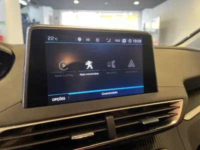 Peugeot 3008 2019 - 13990 EUR, 110000 km - AUTO.MOTO.pt - 110000km - foto 16 de 27