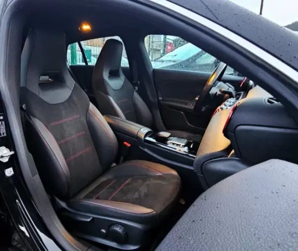 Mercedes-Benz CLA 180 2021 - 28999 EUR, 100000 km - AUTO.MOTO.pt - 100000km - foto 29 de 32