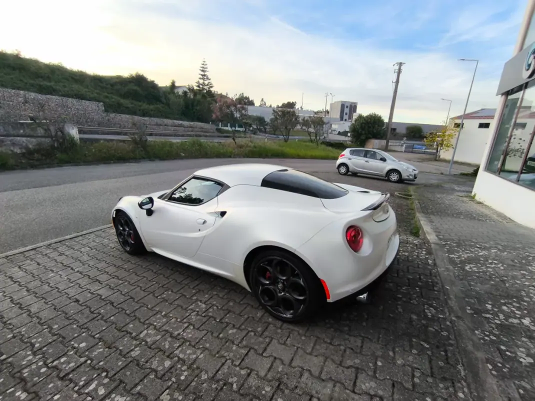 Alfa Romeo 4C 2016 - 99900 EUR, 6500 km - 6500km - foto 3 de 31