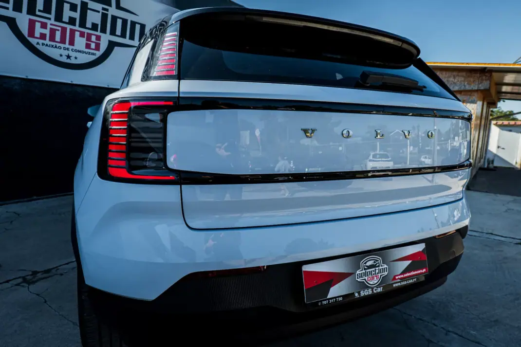 Volvo EX 30 2024 - 31900 EUR, 28000 km - AUTO.MOTO.pt - 28000km - foto 23 de 26