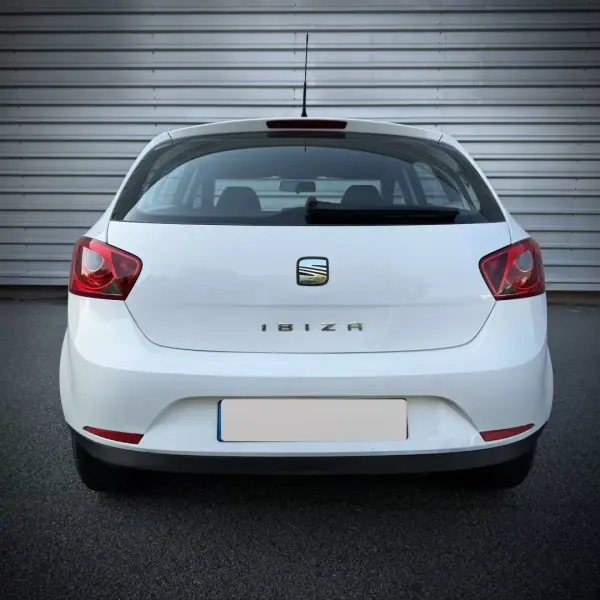 SEAT Ibiza 2011 - 5900 EUR, 204000 km - AUTO.MOTO.pt - 204000km - foto 6 de 20