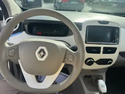 Renault Zoe 2016 - 8990 EUR, 85000 km - AUTO.MOTO.pt - 85000km - foto 18 de 18