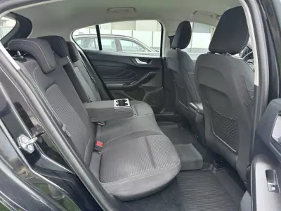 Ford Focus 2018 - 10900 EUR, 100000 km - AUTO.MOTO.pt - 100000km - foto 26 de 56