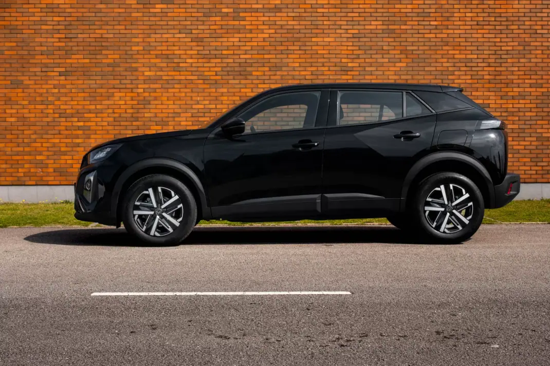 Peugeot 2008 2023 - 19750 EUR, 40500 km - AUTO.MOTO.pt - 40500km - foto 2 de 20