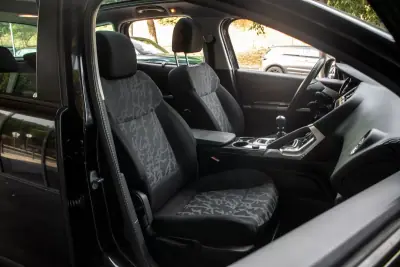 Peugeot 3008 2010 - 7490 EUR, 200623 km - AUTO.MOTO.pt - 200623km - foto 25 de 36