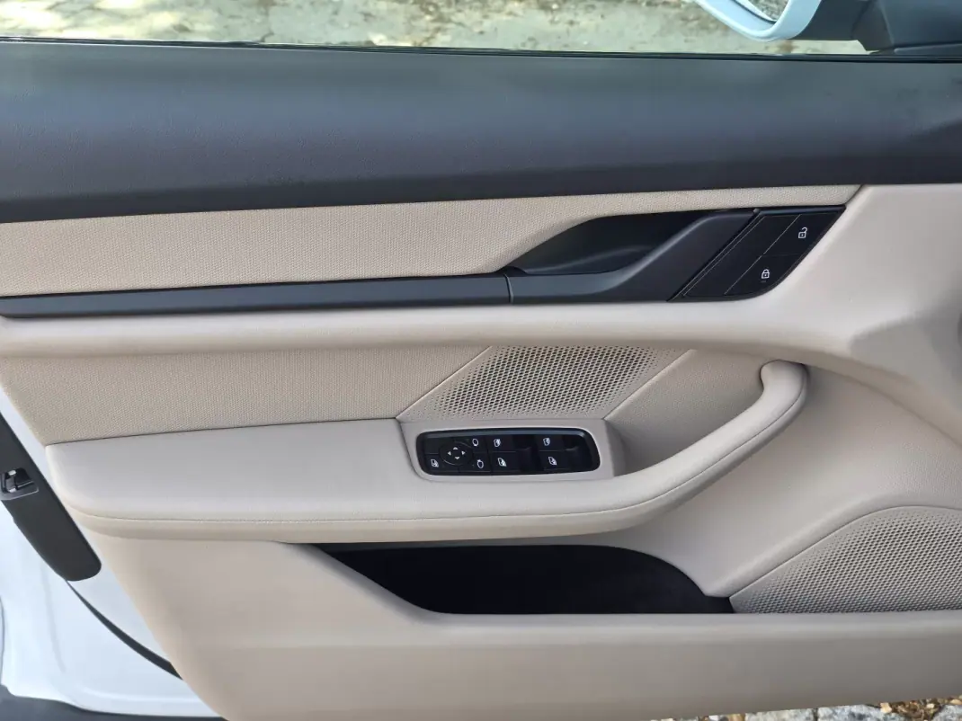 Porsche Taycan Cross Turismo 2021 - 65499 EUR, 59000 km - AUTO.MOTO.pt - 59000km - foto 21 de 40