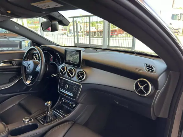 Mercedes-Benz CLA 180 2016 - 17950 EUR, 146271 km - AUTO.MOTO.pt - 146271km - foto 30 de 33