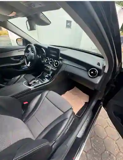 Mercedes-Benz C 220 2016 - 13250 EUR, 303000 km - AUTO.MOTO.pt - 303000km - foto 6 de 6