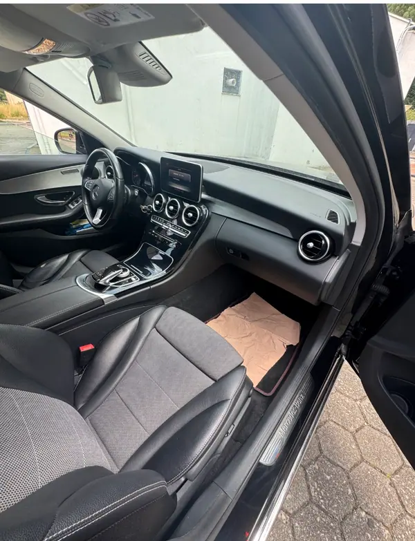 Mercedes-Benz C 220 2016 - 13250 EUR, 303000 km - AUTO.MOTO.pt - 303000km - foto 6 de 6